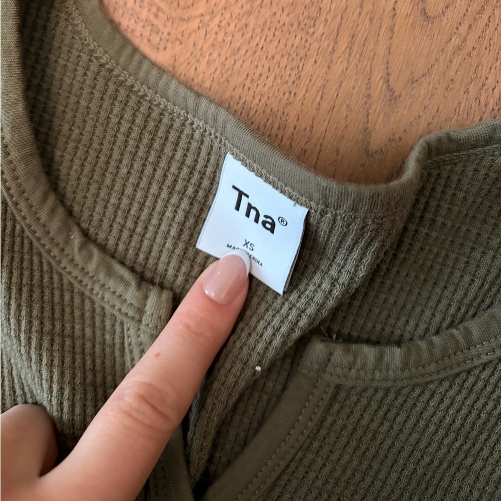 Aritzia Tee - Picture 3 of 3